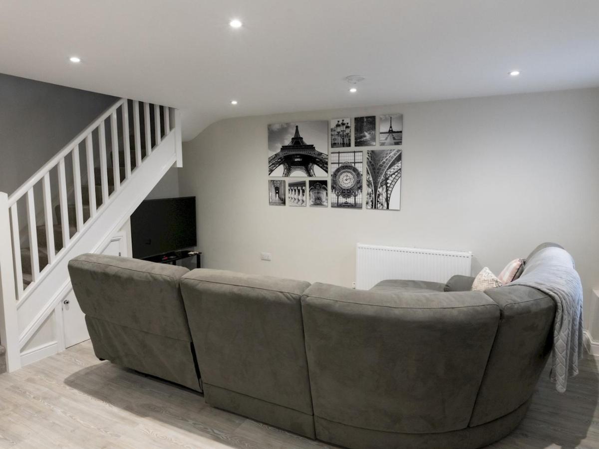Townhouse In The Heart Of Poole With Beach Hut Lägenhet Exteriör bild